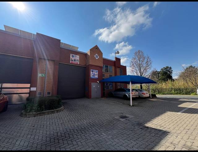 301M² WAREHOUSE TO LET IN STRIJDOMPARK